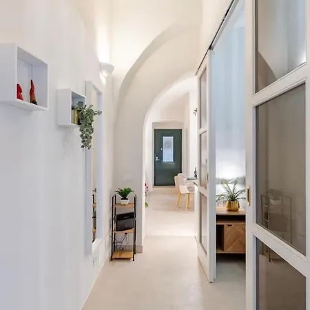 شقة Domus Parthenope Comfort *
