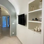 Domus Parthenope Comfort شقة نابولي